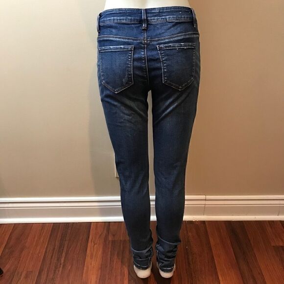 DISTRESSED blue  jean 🌻 - Picture 4 of 5